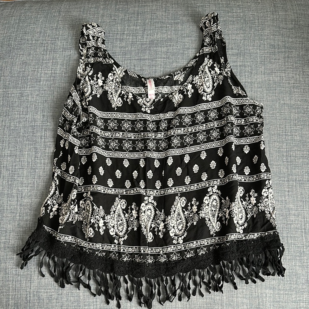 Xhilaration Black and White Paisley Crop Top